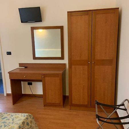 Hotel Lungomare 레조디칼라브리아 외부 사진