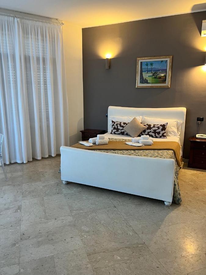 Hotel Lungomare 레조디칼라브리아 외부 사진