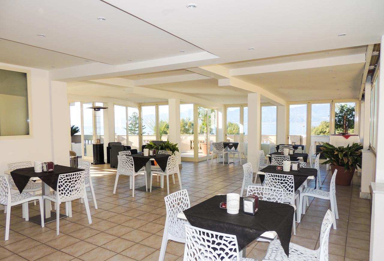 Hotel Lungomare 레조디칼라브리아 외부 사진