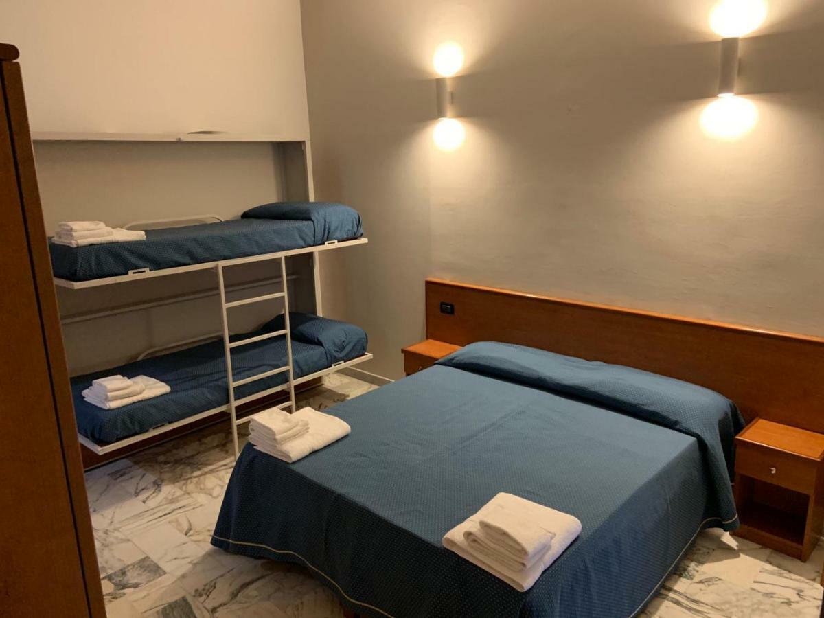 Hotel Lungomare 레조디칼라브리아 외부 사진