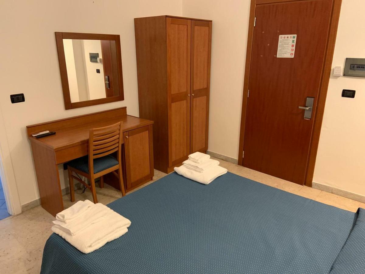 Hotel Lungomare 레조디칼라브리아 외부 사진