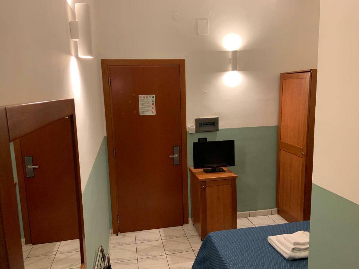 Hotel Lungomare 레조디칼라브리아 외부 사진