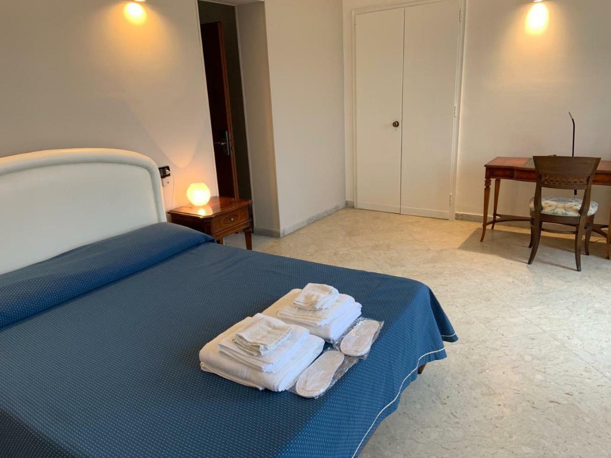 Hotel Lungomare 레조디칼라브리아 외부 사진