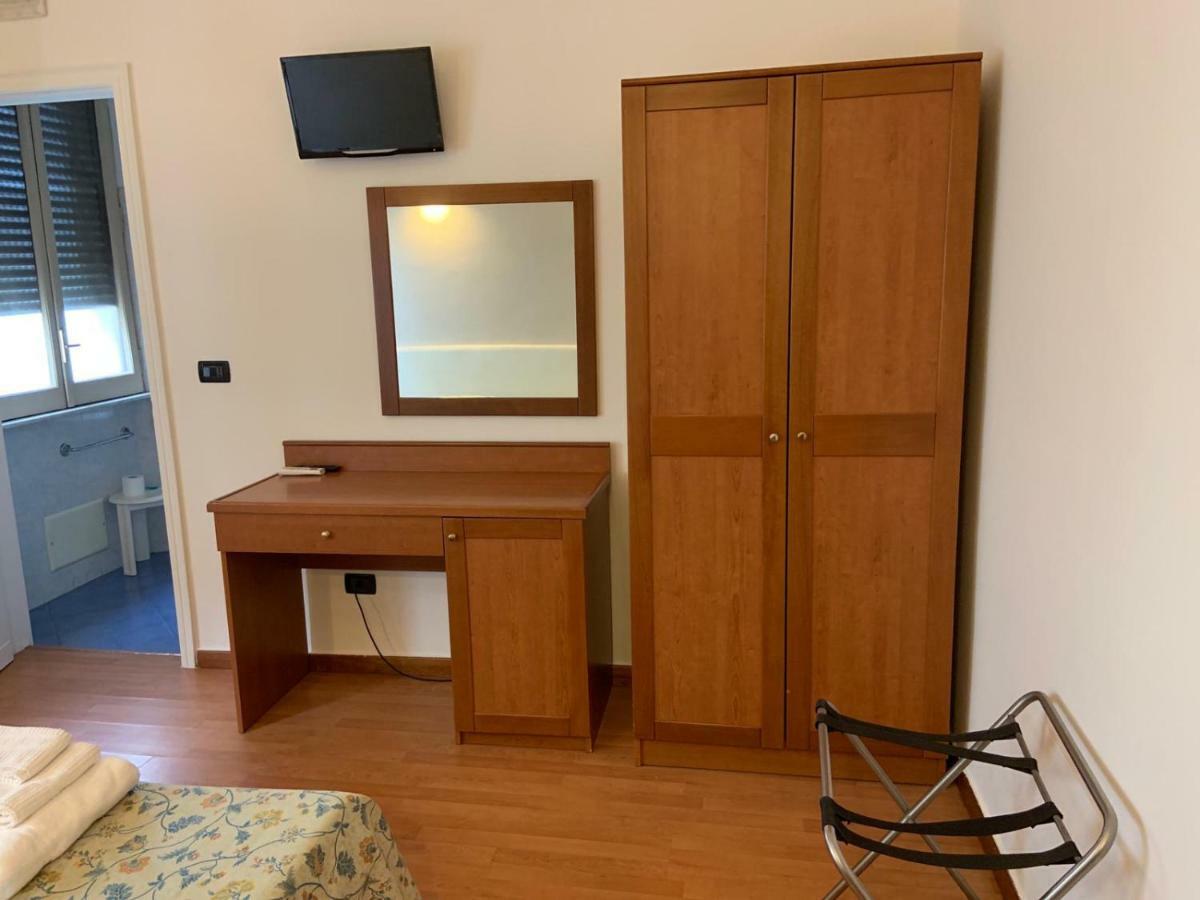 Hotel Lungomare 레조디칼라브리아 외부 사진