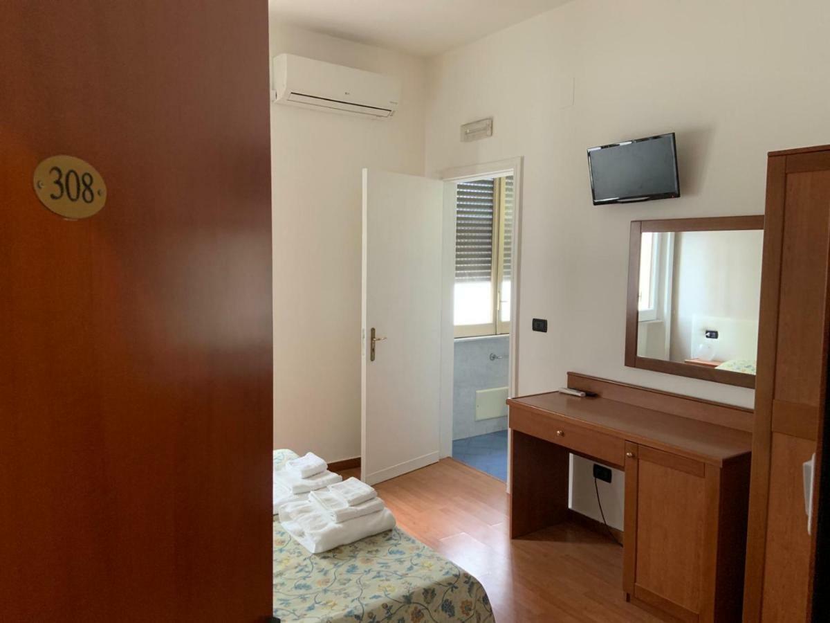 Hotel Lungomare 레조디칼라브리아 외부 사진